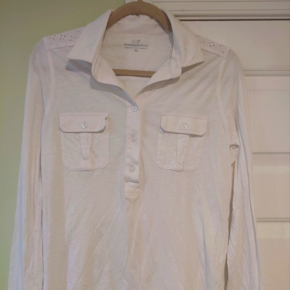 Vineyard Vines ladies 3/4 button top, White, extra small